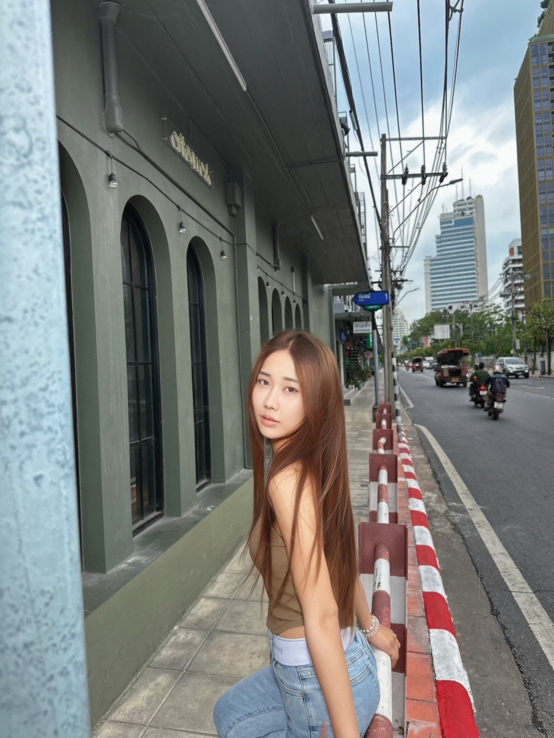 CB20C84C-C503-4686-9D0C-8C00967E4224